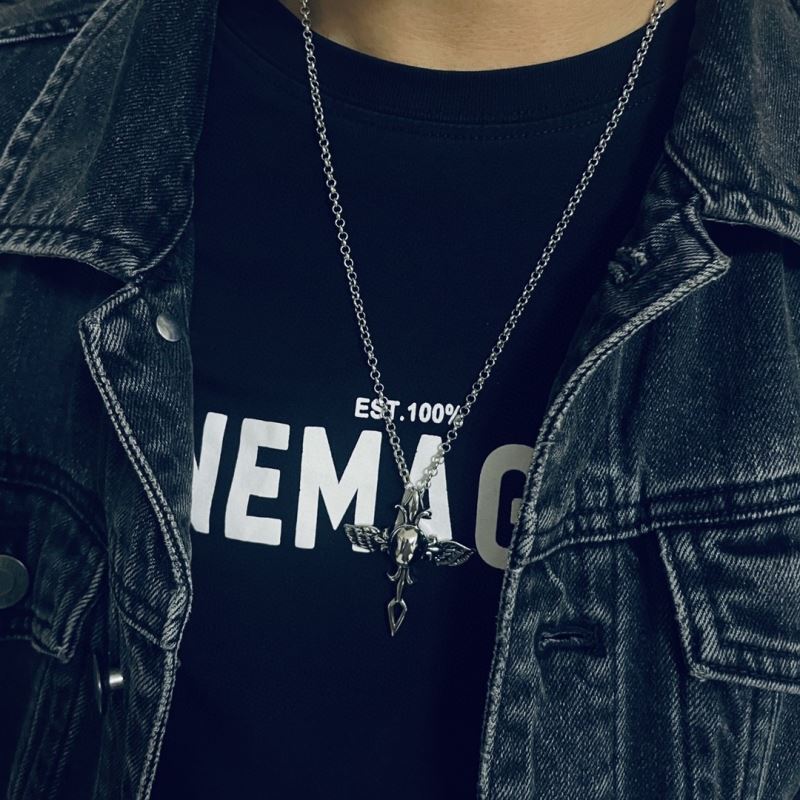 Ch**me He**ts necklaces